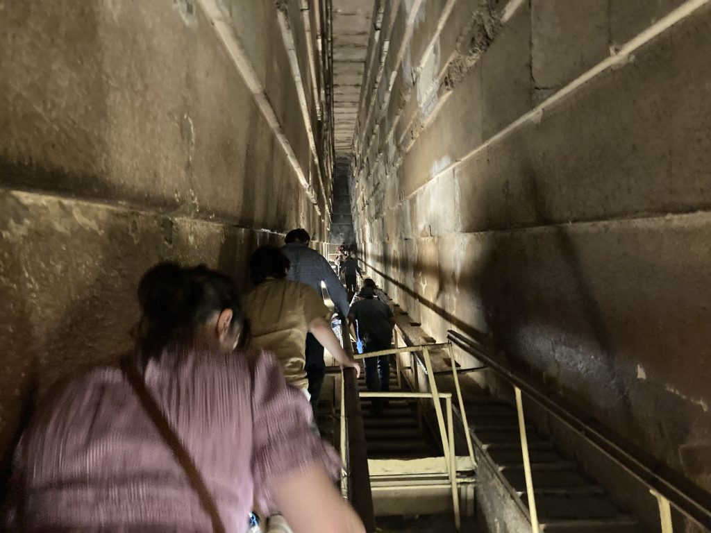 クフ王のピラミッド内部